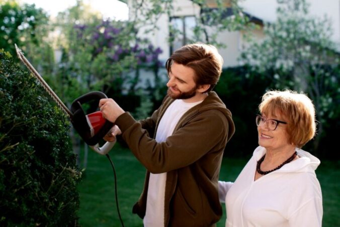 hedge trimming near me